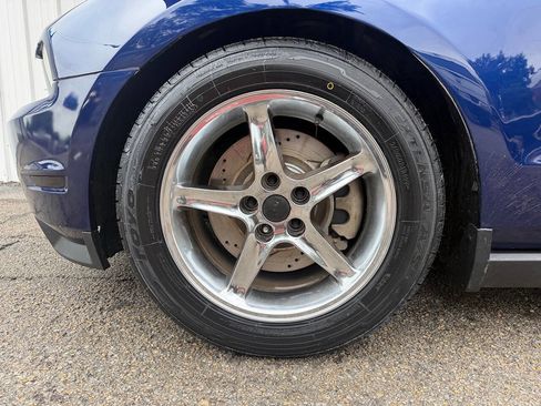 Used 2012 Ford Mustang GT RWD image 13