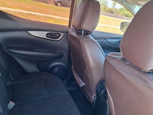 Used 2020 Nissan Rogue Sport S image 3