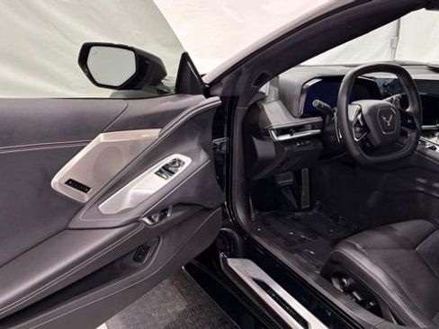 Used 2023 Chevrolet Corvette Stingray w/ Z51 Performance Package image 24