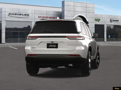 New 2025 Jeep Grand Cherokee Altitude image 14