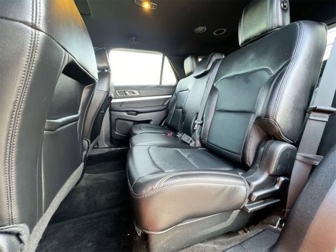 Used 2017 Ford Explorer XLT w/ Equipment Group 202A image 19