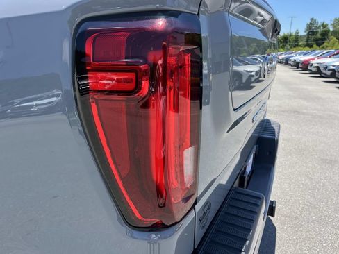 Used 2025 GMC Sierra 1500 AT4 w/ AT4 Premium Package AWD/4WD image 10
