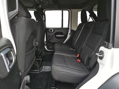 Used 2018 Jeep Wrangler Unlimited Sport image 11