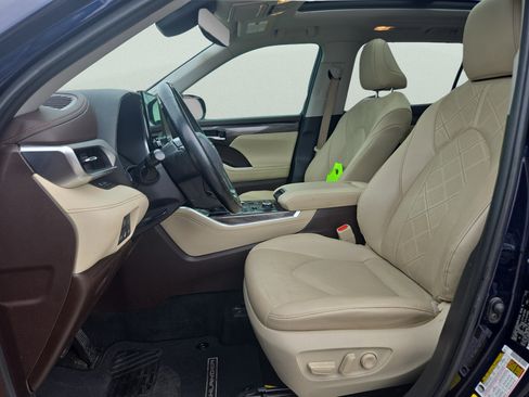 Used 2022 Toyota Highlander Platinum AWD/4WD image 17