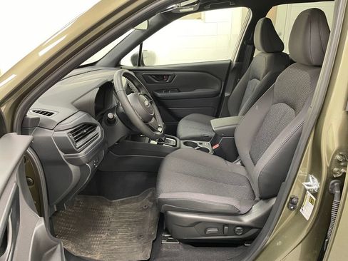 Certified 2025 Subaru Forester Premium AWD/4WD image 5