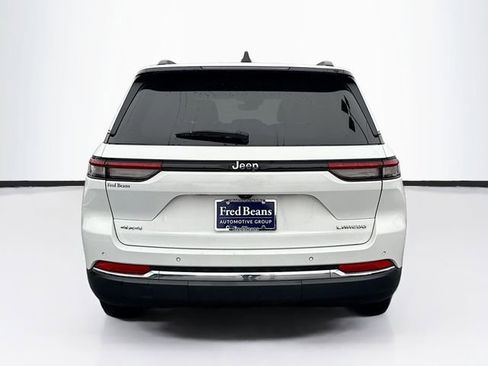 Used 2023 Jeep Grand Cherokee Laredo image 7