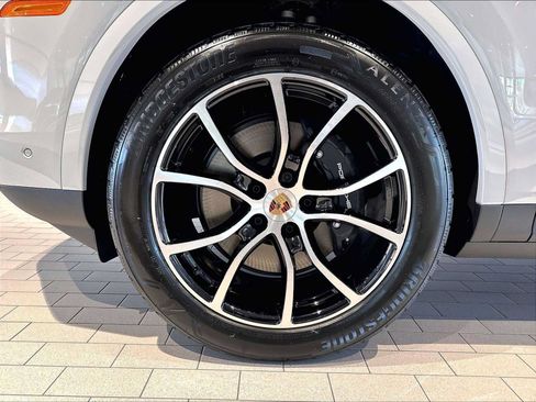 New 2026 Porsche Cayenne AWD/4WD image 11