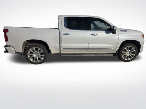 Used 2025 Chevrolet Silverado 1500 High Country AWD/4WD image 40