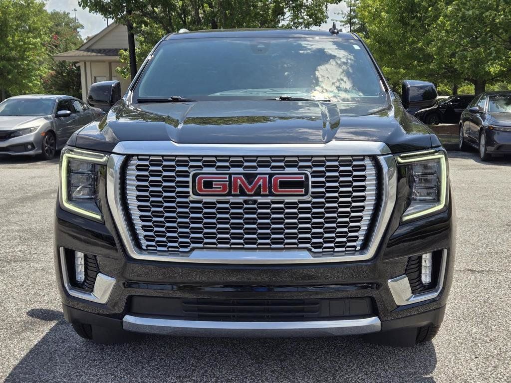 Used 2021 GMC Yukon Denali w/ Denali Ultimate Package AWD/4WD image 2