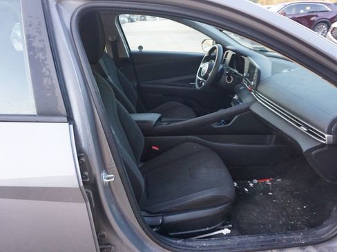 Used 2023 Hyundai Elantra Blue image 14