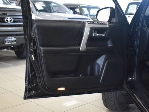 Used 2014 Toyota 4Runner SR5 image 33