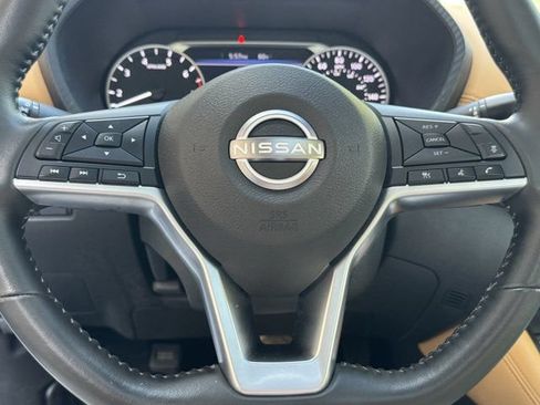Used 2025 Nissan Sentra SV w/ SV Premium Package FWD image 15