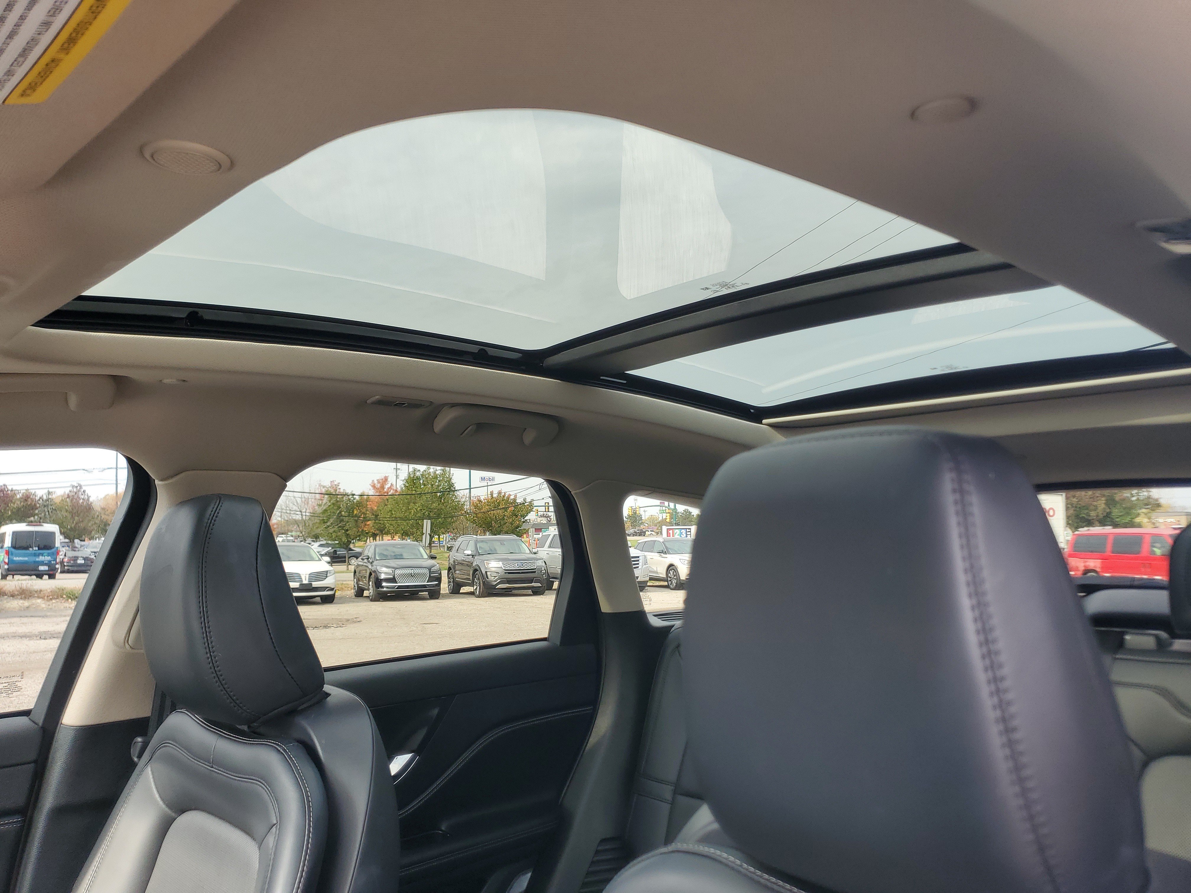 Used 2025 Lincoln Corsair Reserve w/ Jet Appearance Package AWD/4WD image 11