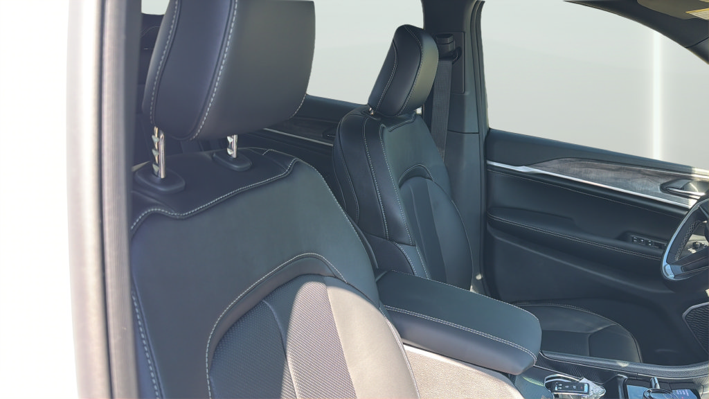 New 2027 Jeep Grand Cherokee Limited AWD/4WD image 28
