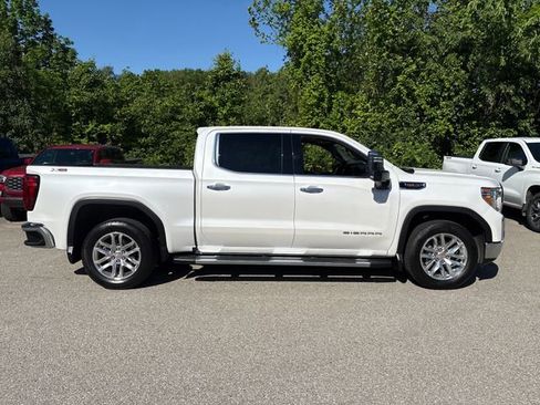 Used 2022 GMC Sierra 1500 SLT w/ SLT Premium Plus Package AWD/4WD image 4