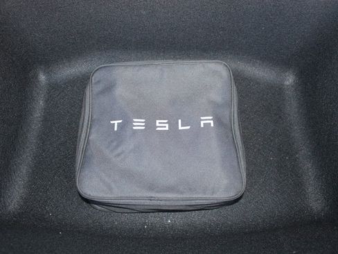 Used 2023 Tesla Model 3 Standard Range image 40