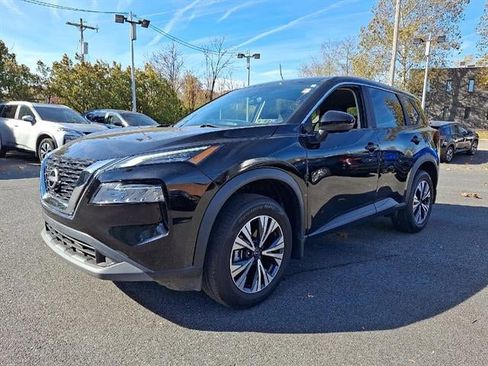 Used 2022 Nissan Rogue SV image 3