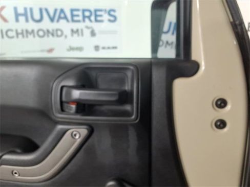 Used 2018 Jeep Wrangler Unlimited Sport image 27