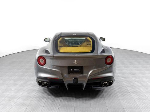 Certified 2015 Ferrari F12 Berlinetta image 18