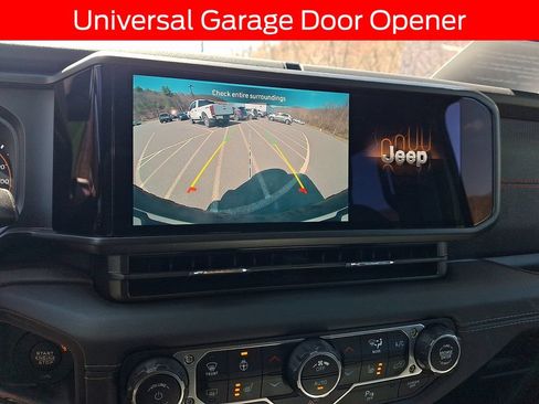 Used 2025 Jeep Wrangler Unlimited Rubicon w/ Safety Group AWD/4WD image 17