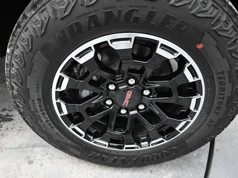 New 2026 GMC Canyon AT4 image 27