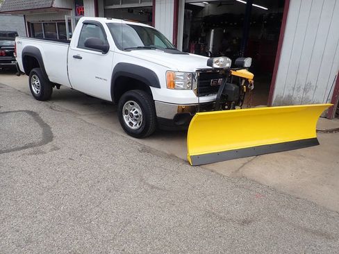 Used 2012 GMC Sierra 2500 W/T w/ Snow Plow Prep Package image 19