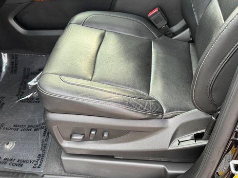 Used 2019 Chevrolet Suburban Premier image 26