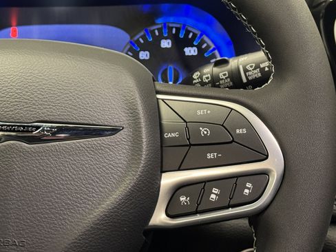 New 2026 Chrysler Pacifica Select image 21