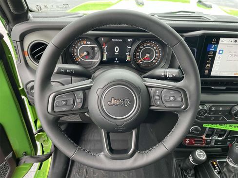 New 2025 Jeep Gladiator Mojave w/ Convenience Group image 32