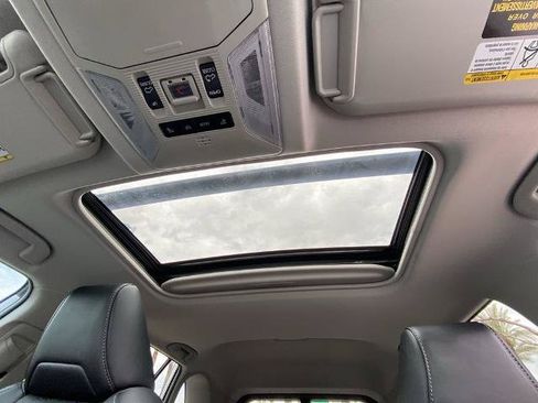 Used 2022 Toyota RAV4 Limited FWD image 14