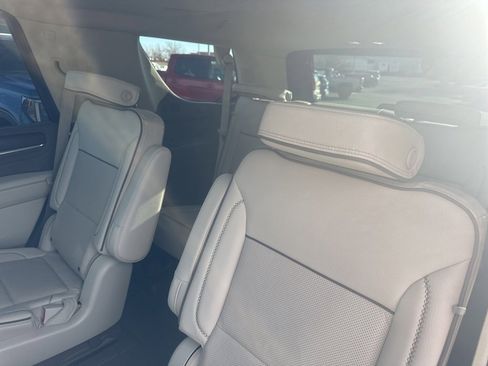Used 2021 GMC Yukon Denali w/ Denali Premium Package image 19