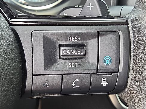 Used 2023 Nissan Rogue SV AWD/4WD image 21