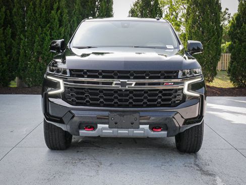 Used 2021 Chevrolet Tahoe Z71 w/ Z71 Signature Package AWD/4WD image 3
