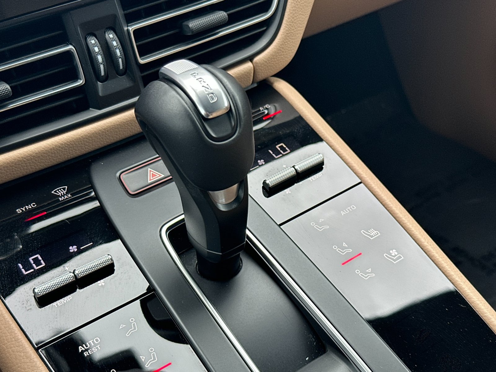 Certified 2026 Porsche Macan AWD/4WD image 39