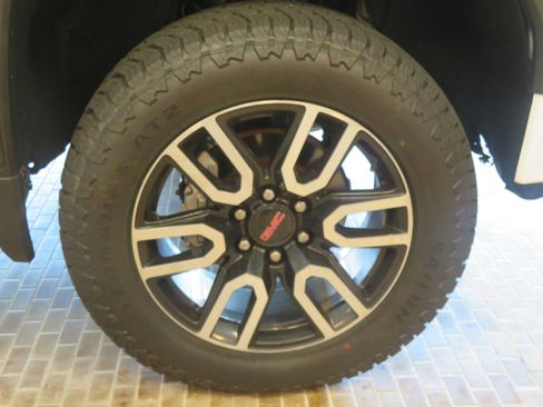 Used 2021 GMC Sierra 1500 AT4 w/ AT4 Value Package AWD/4WD image 10