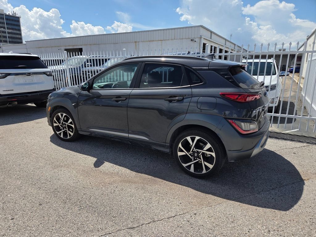 Used 2023 Hyundai Kona Limited w/ Cargo Package FWD image 5