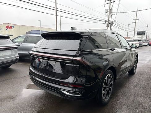 New 2026 Lincoln Nautilus Reserve image 3