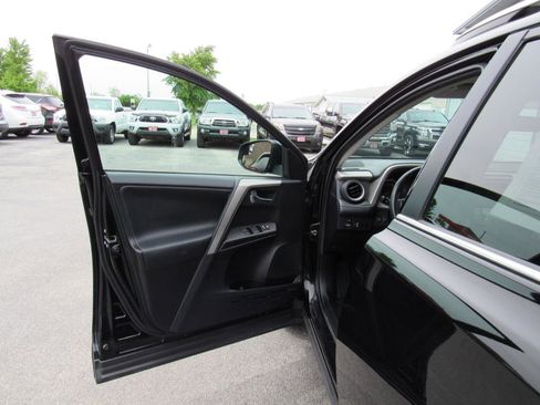 Used 2016 Toyota RAV4 XLE AWD/4WD image 13