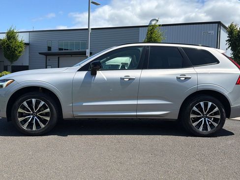 Used 2023 Volvo XC60 B5 Plus w/ Climate Package FWD image 6