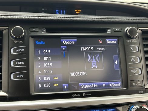 Used 2015 Toyota Highlander XLE image 17