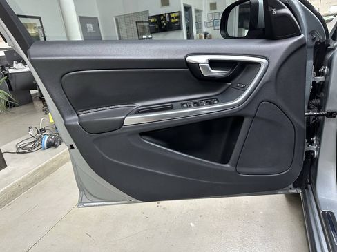 Used 2018 Volvo V60 T5 Dynamic w/ Vision Package AWD/4WD image 10