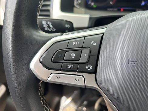 Used 2023 Volkswagen Atlas SE w/ Panoramic Sunroof Package FWD image 18
