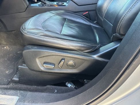 Used 2018 Ford Explorer Limited image 10