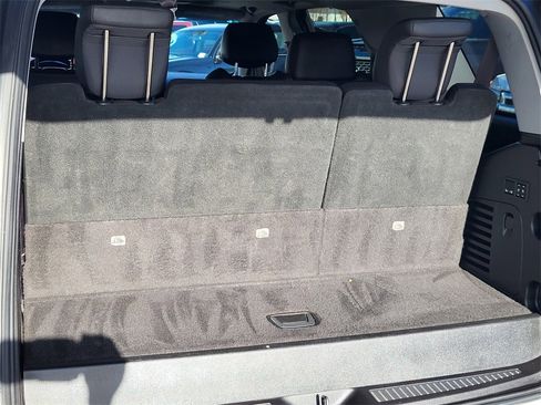 Used 2016 Cadillac Escalade Luxury image 21