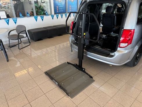 Used 2019 Dodge Grand Caravan GT image 22