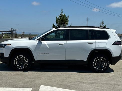 New 2026 Jeep Cherokee Laredo AWD/4WD image 7