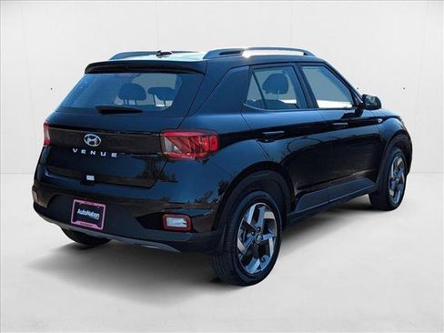 New 2025 Hyundai Venue SEL image 2