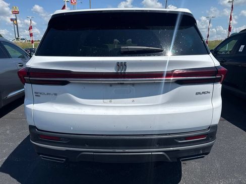Used 2025 Buick Enclave Preferred AWD/4WD image 5
