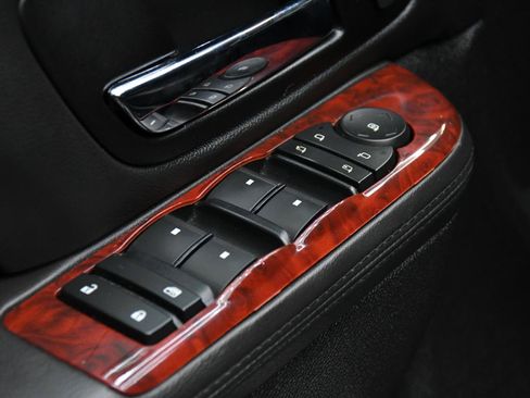 Used 2013 Cadillac Escalade EXT Luxury AWD/4WD image 19