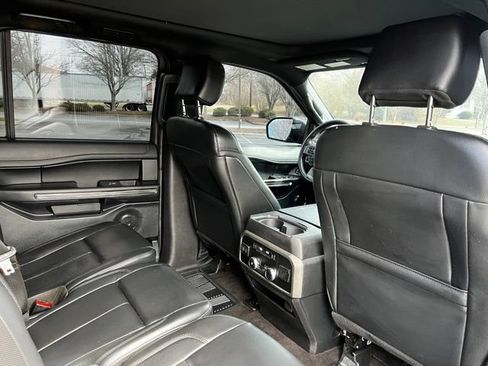 Used 2020 Ford Expedition XLT w/ Equipment Group 202A RWD image 15